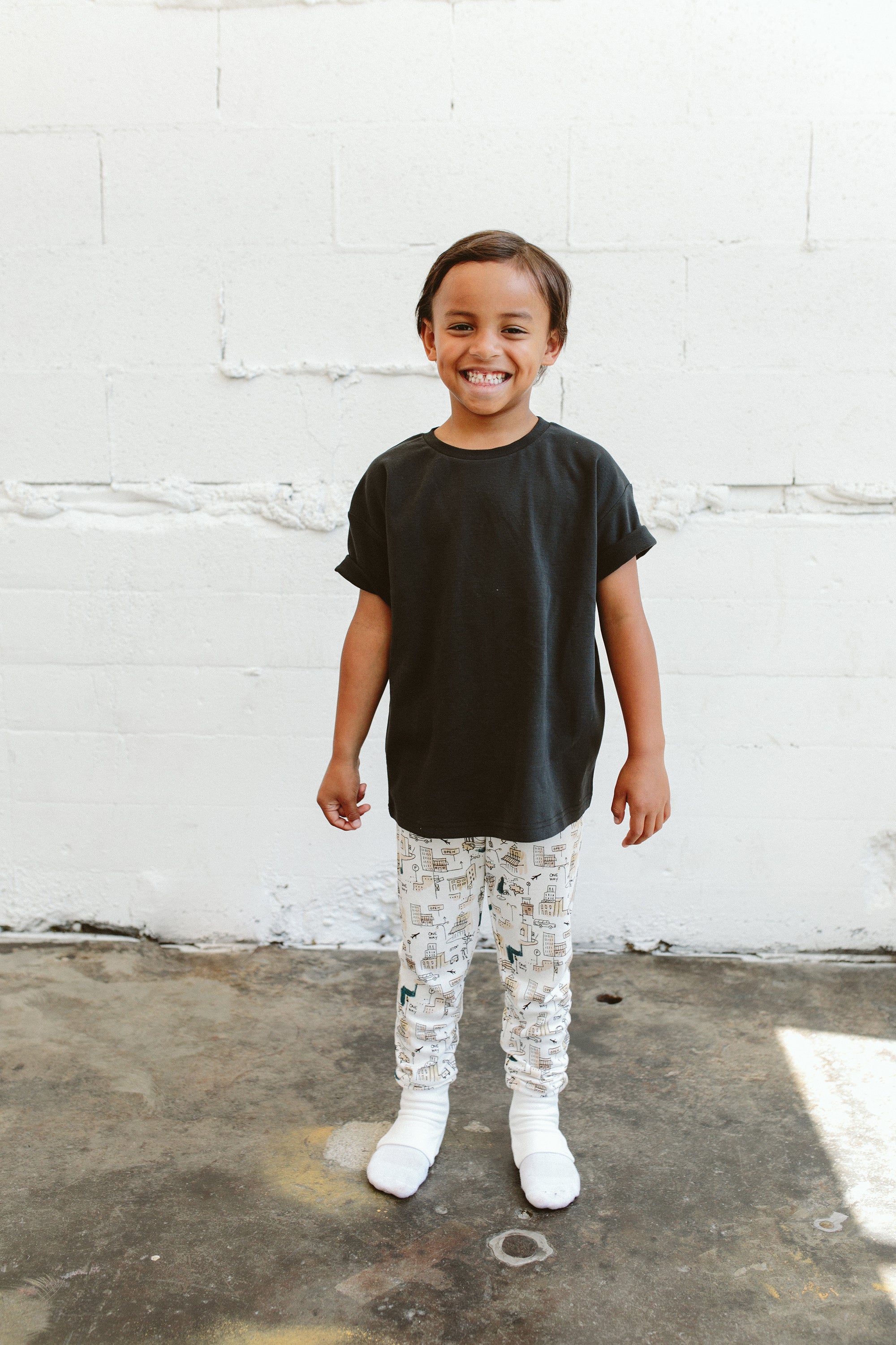 Goumi Kids ASPHALT Oversized Tee – lifestyle