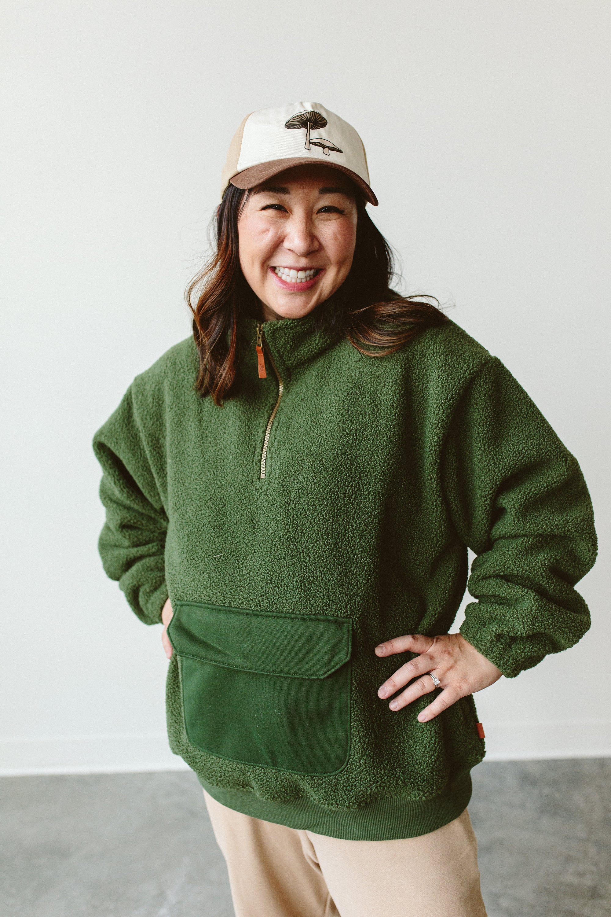 Goumi Kids SPRUCE Adult Sherpa Zip Pullover – detail view
