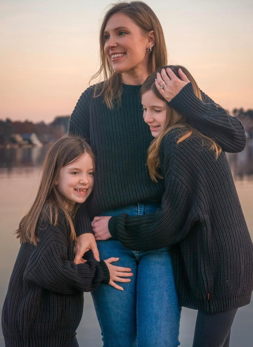 Goumi Kids SHADOW Adult Chunky Knit Sweater – lifestyle