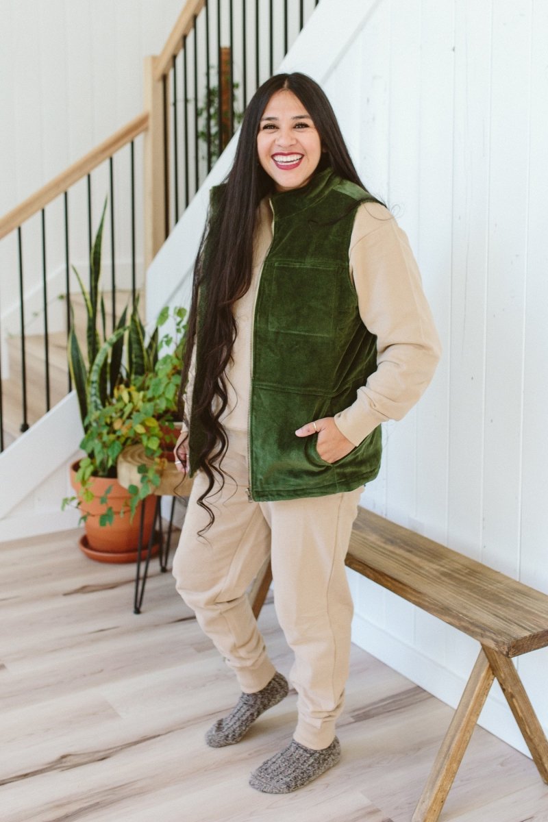 Goumi Kids SPRUCE Adult Sherpa/Corduroy Reversible Vest – packaging