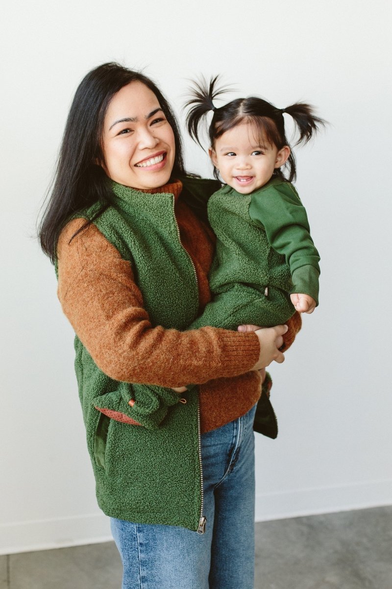 Goumi Kids SPRUCE Adult Sherpa/Corduroy Reversible Vest – detail view
