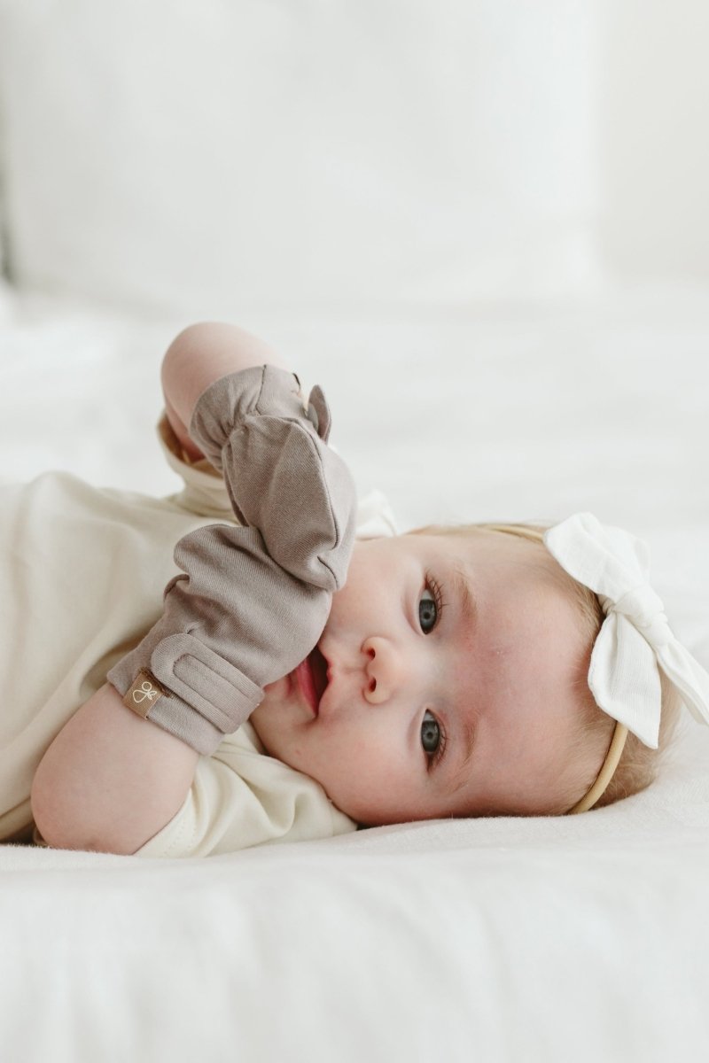 Goumi Kids LAVENDER + DANDELION + HIGH PRAIRIE Stay-On Baby Mittens 3-Pack – organic cotton newborn mitts – detail