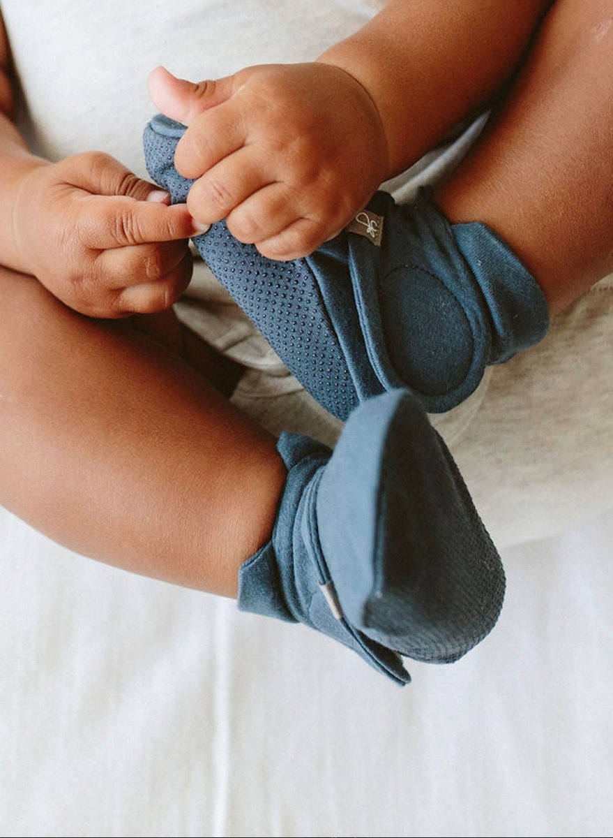 Goumi Kids MIDNIGHT Stay-On Baby Boots – soft sole newborn booties – lifestyle