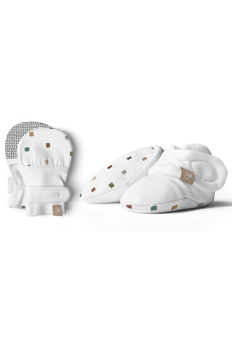 Goumi Kids CITY BLOCKS Stay-On Mitts & Boots Gift Set – organic cotton newborn essentials
