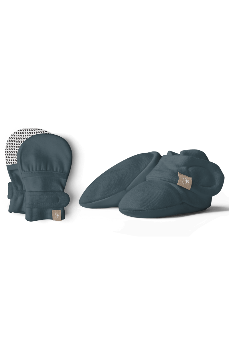 Goumi Kids MIDNIGHT Stay-On Mitts & Boots Gift Set – organic cotton newborn essentials