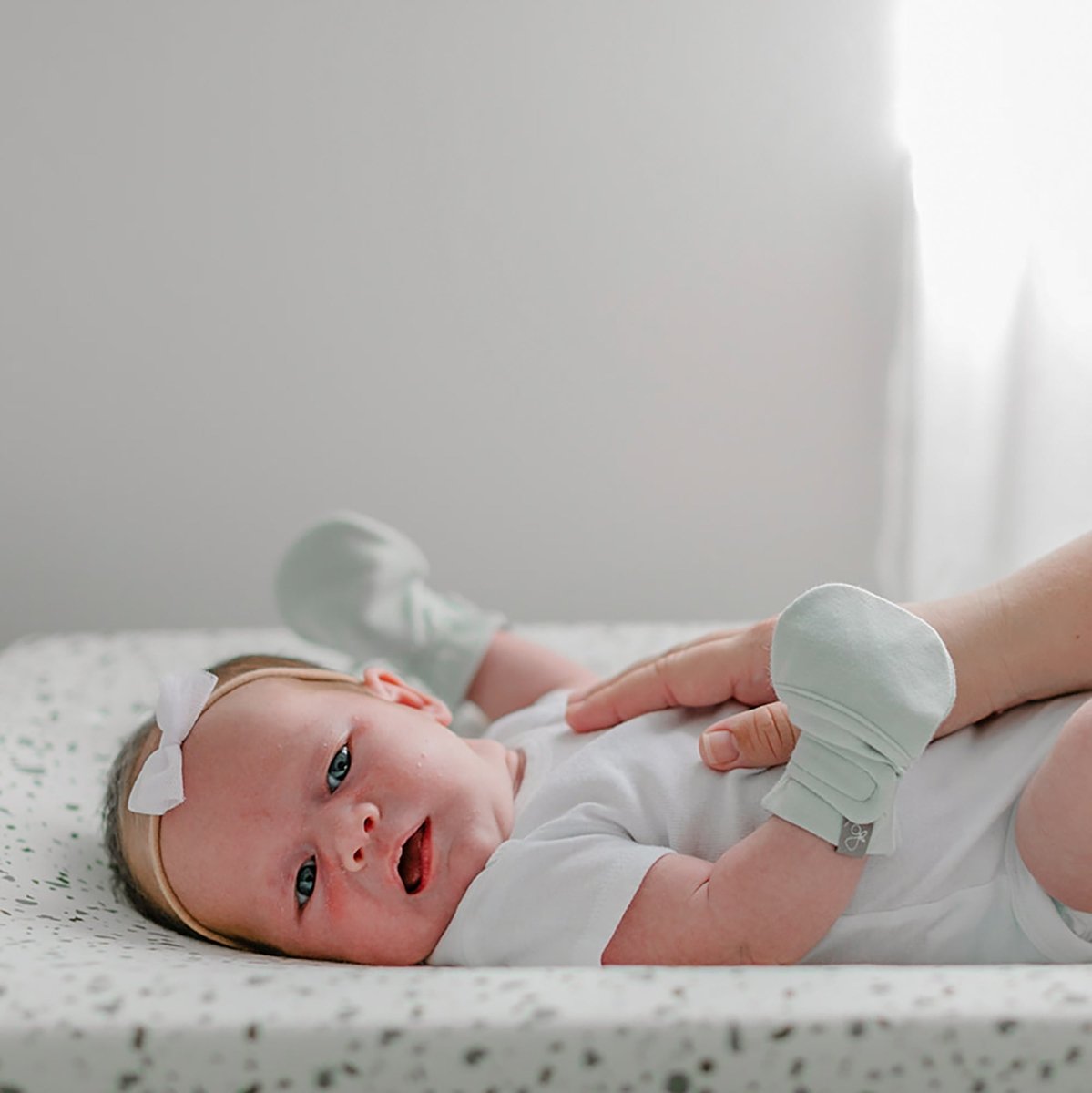 Goumi Kids SUCCULENT Stay-On Baby Mittens – organic cotton newborn mitts – lifestyle