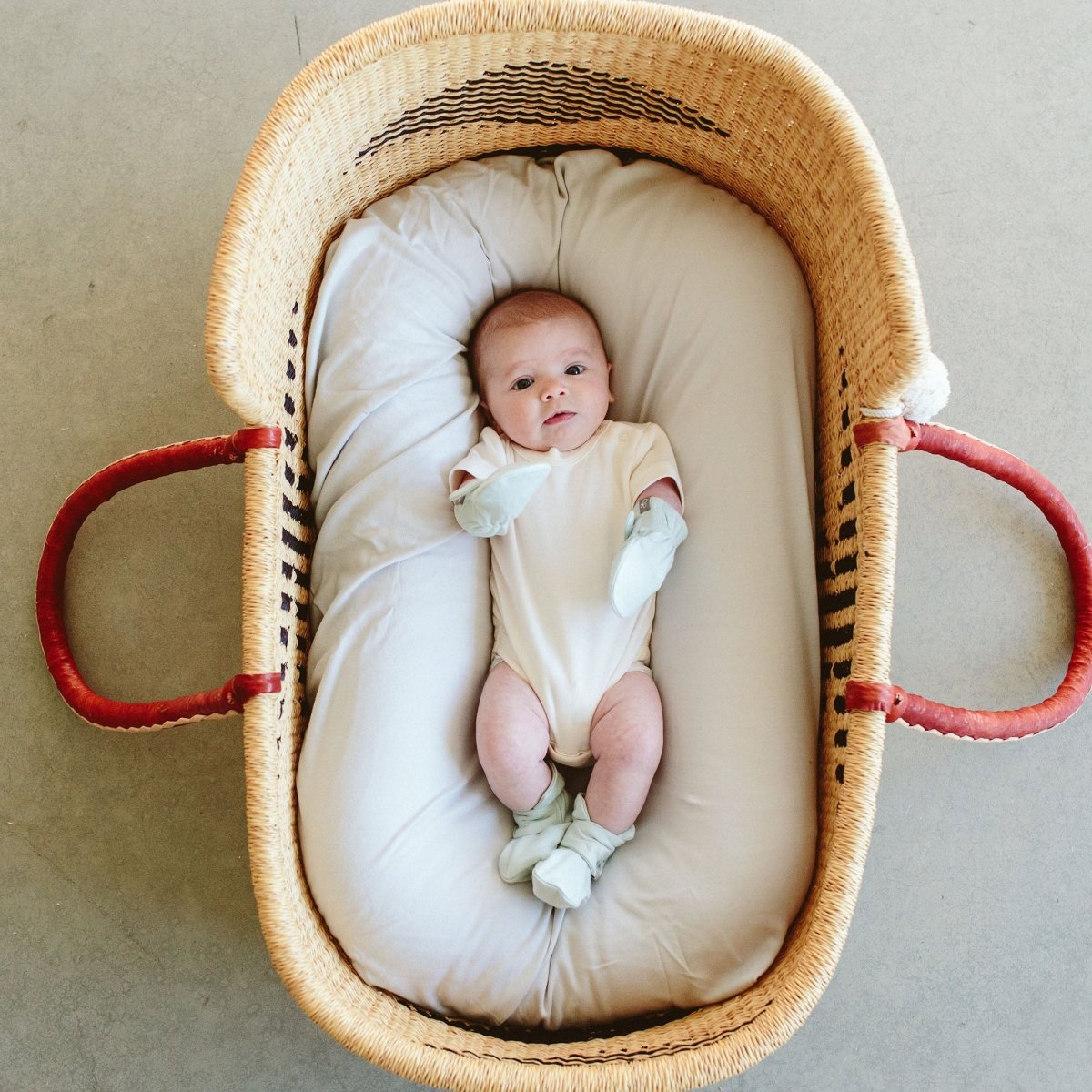 Goumi Kids SUCCULENT Stay-On Baby Mittens – organic cotton newborn mitts – flat lay