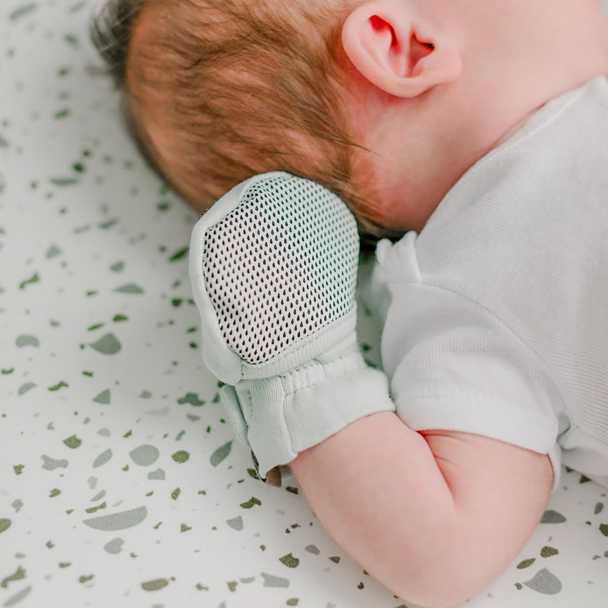 Goumi Kids SUCCULENT Stay-On Baby Mittens – organic cotton newborn mitts – on baby