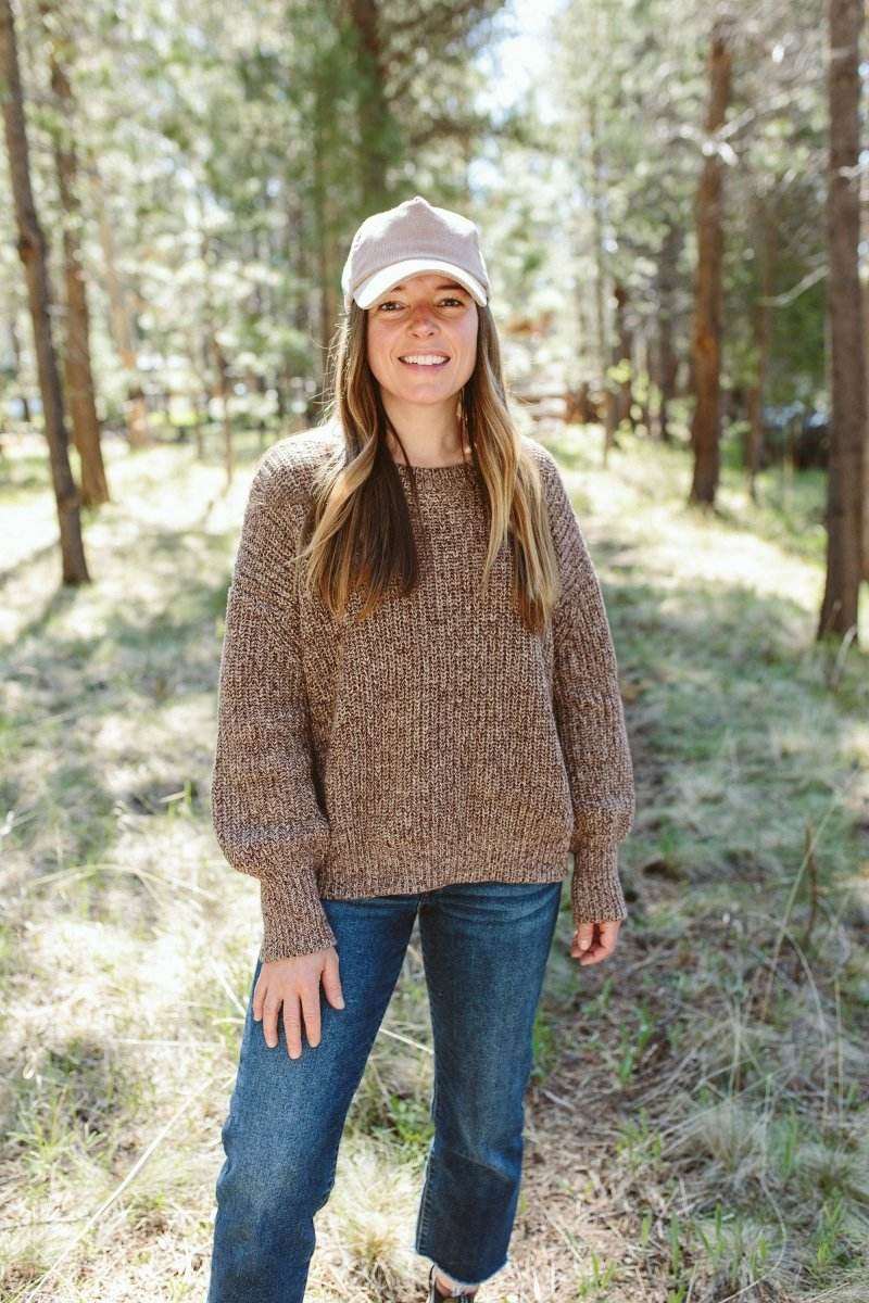 WOMENS CHUNKY KNIT SWEATER in brown textured knit, with a relaxed fit, ribbed cuffs and hem, and a crew neck