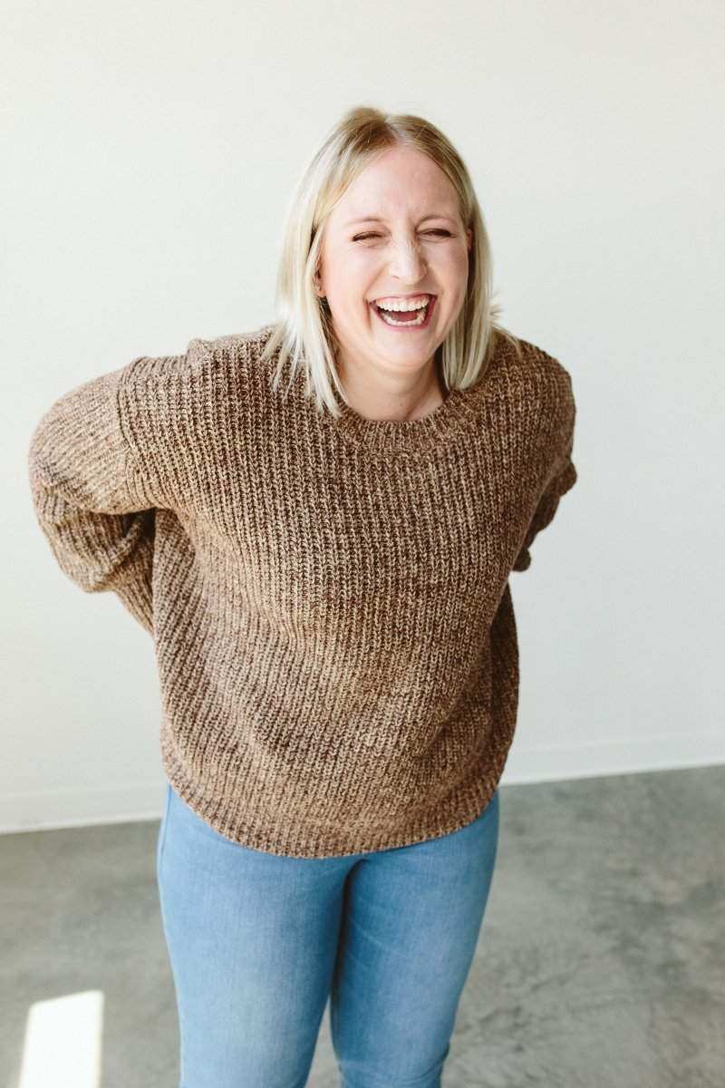 WOMENS CHUNKY KNIT SWEATER in warm brown, with a thick textured knit, relaxed fit and ribbed trim