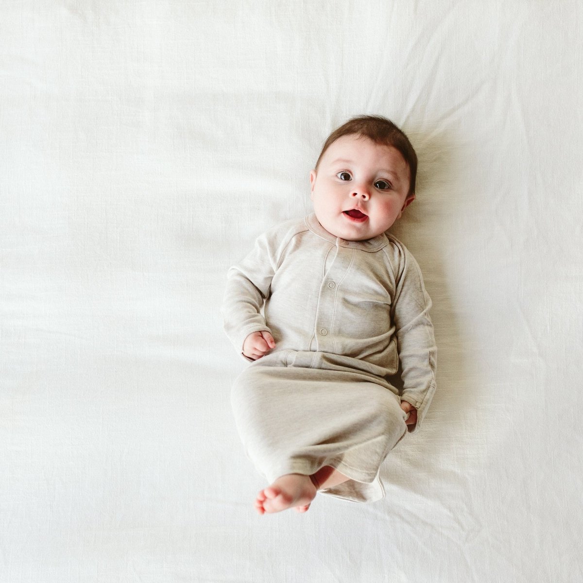 Goumi Kids STORM GRAY Convertible Sleeper Baby Gown – patented, bamboo viscose organic cotton blend – detail view