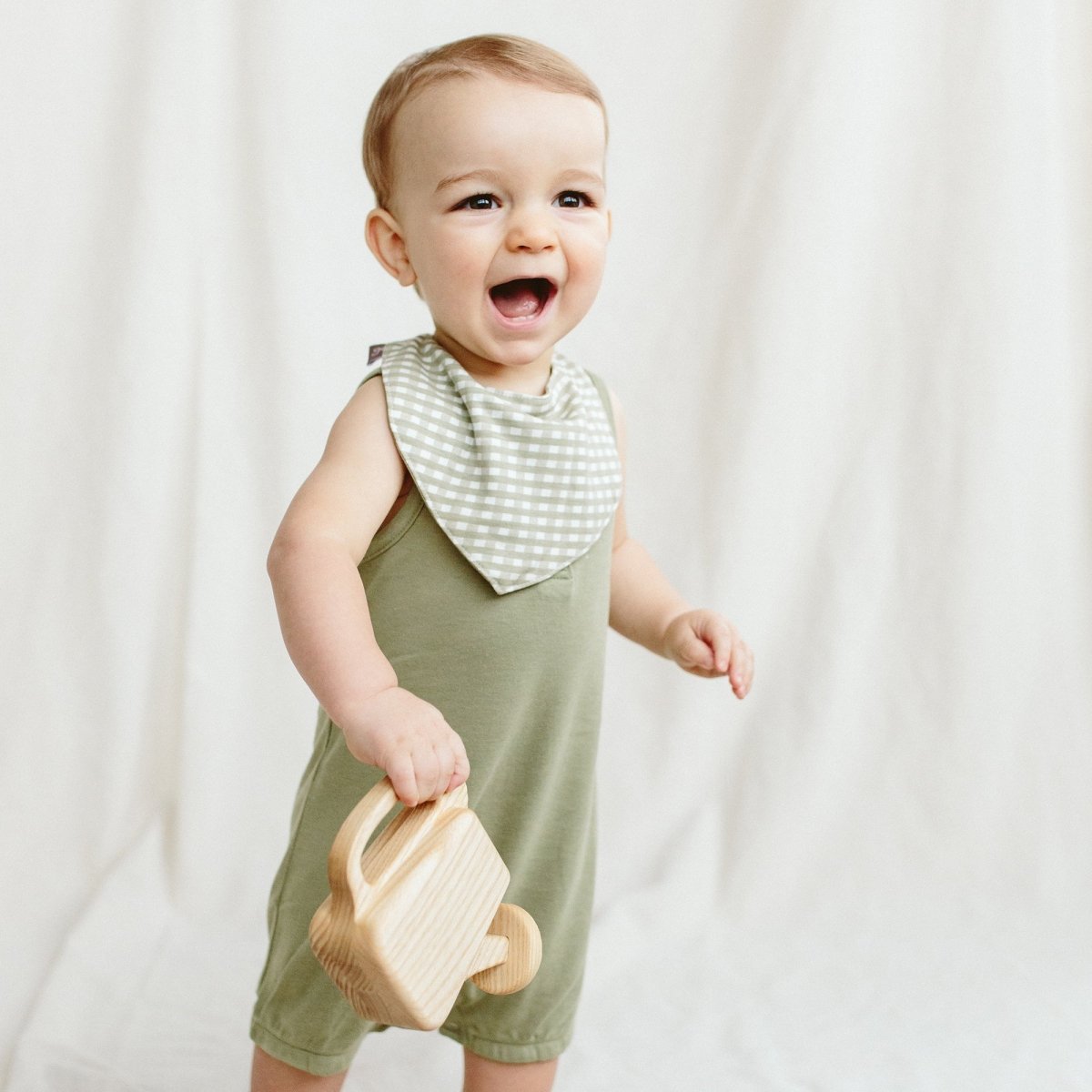 Goumi Kids ARTICHOKE Quick Change Baby Romper – bamboo organic cotton snap romper – detail