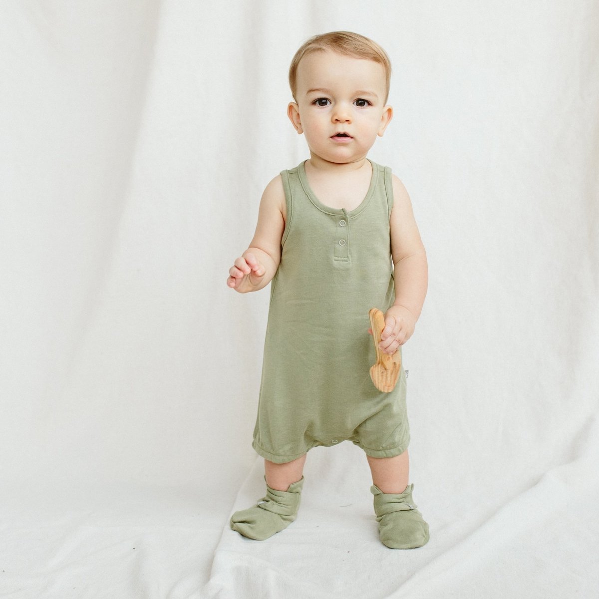 Goumi Kids ARTICHOKE Quick Change Baby Romper – bamboo organic cotton snap romper – lifestyle