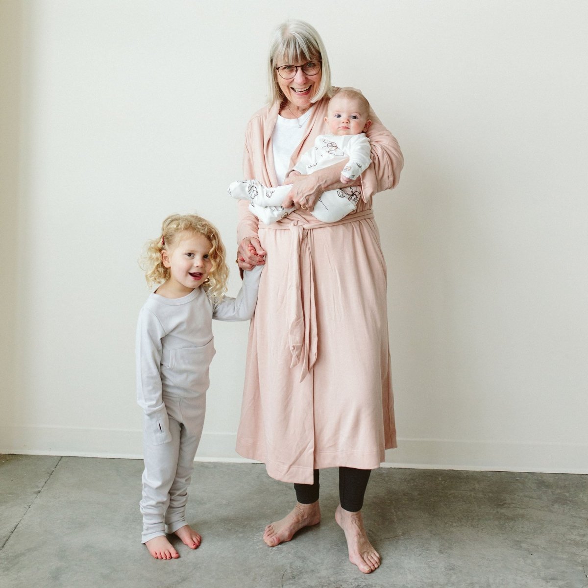 Goumi Kids ROSE Women's Robe – soft bamboo organic cotton robe – detail