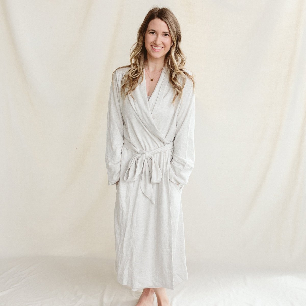 Goumi Kids STORM GRAY Women's Robe – soft bamboo organic cotton robe – detail